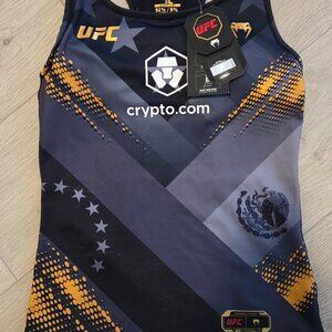 BNWT UFC Womens VENUM Unrivaled Black Julianna Pena Long Sports Top